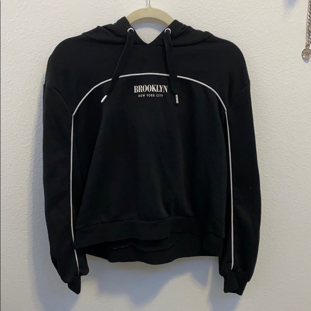 H&M Cropped Black Sweatshirt/Hoodie with Logo